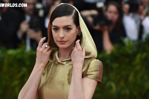 anne hathaway met gala